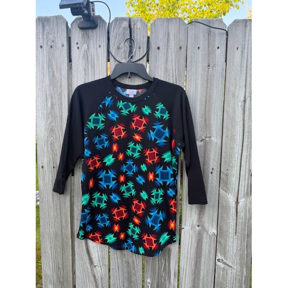 LulaRoe Randy Baseball Tee Womens Medium Black Geometric Southwestern 3/4 Sleeve